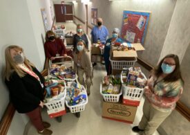 Highlands Donates to Local Food Pantry